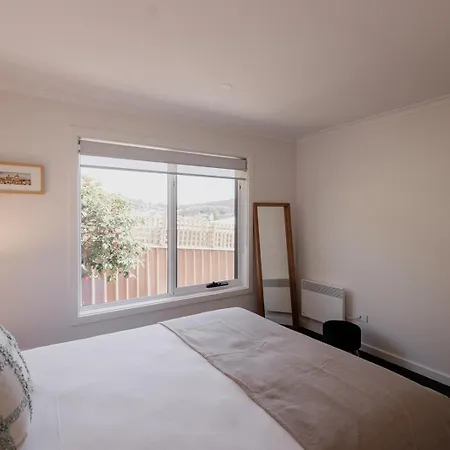 Modern Refurbished Unit In Charming Bellerive Apartment Exterior photo